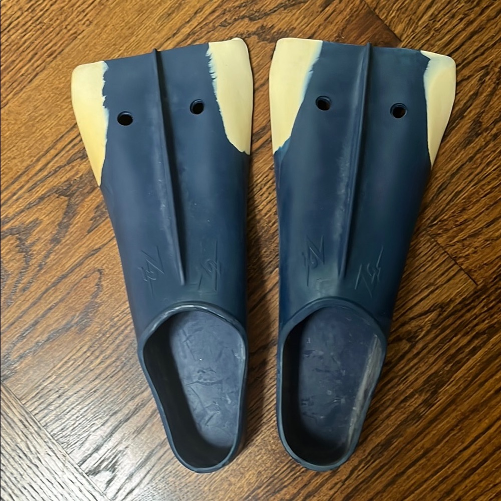 Women's or Men’s or Kids Swim Fins in Blue  and Cream
Finis Z2! Swim Fast !!